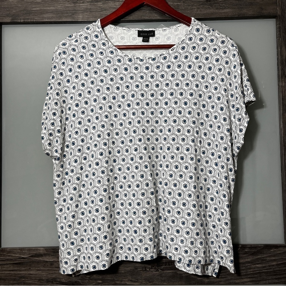 J. Jill Boxy White and Blue Micro Floral Cap Sleeve Top Wearever Collection LP